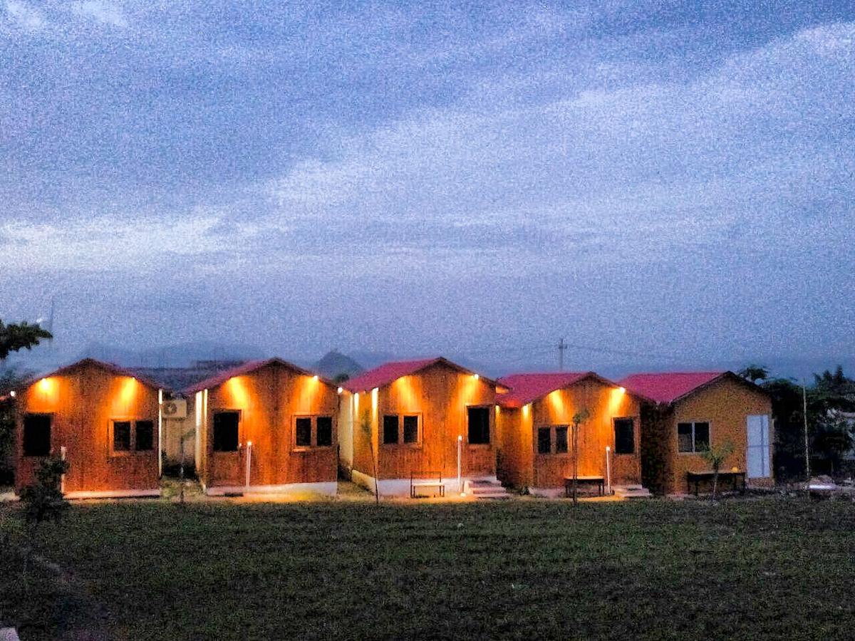 The Rustic Pines Udaipur Bagian luar foto
